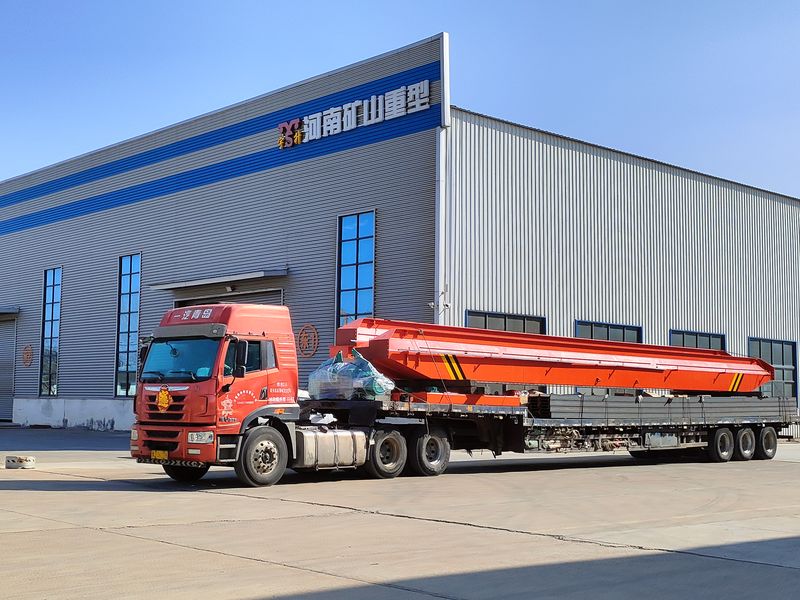 電動(dòng)單梁起重機(jī)，LD20t-26.8m，4臺(tái)，發(fā)往石家莊交付客戶使用。