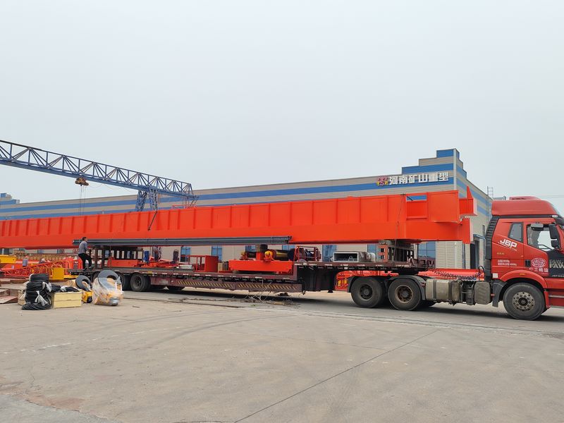 通用橋式起重機(jī) QDXX32/5t—27.7m 制作完成，發(fā)往陜西省銅川市交付客戶使用。