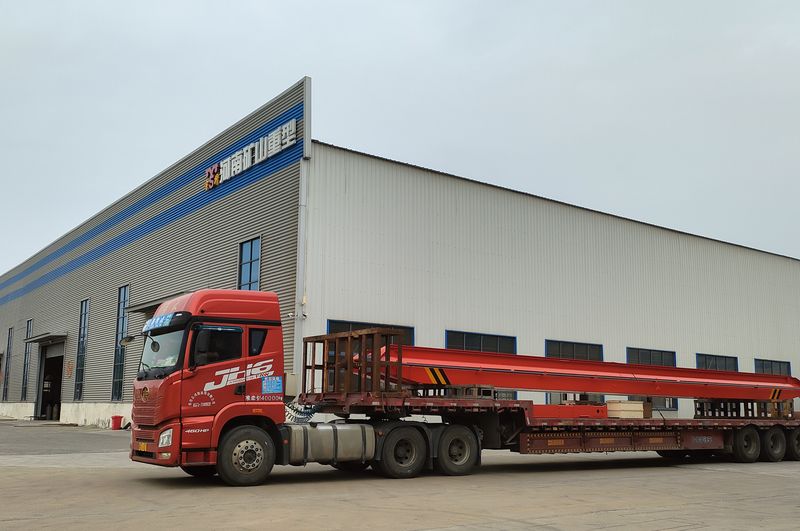 電動單梁起重機3臺 LD5t—16.8m LD3t—16.5m /2臺 制作完成，發(fā)往江西南昌交付客戶使用。