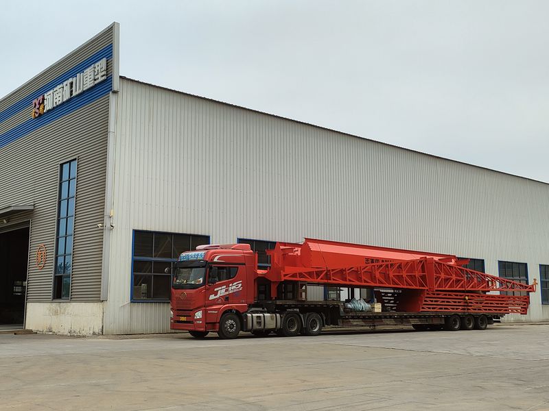 電動葫蘆門式起重機 2臺 MHxh10t—27m 制作完成，發(fā)往甘肅蘭州交付客戶使用