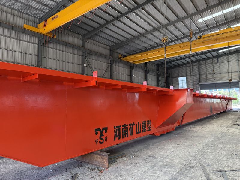 河北邯鄲某鋼鐵貿(mào)易商，2025年已在我公司采購四臺MG通用門式起重機，我公司根據(jù)客戶的實際使用工況，按需設(shè)計制作，滿足客戶的要求。